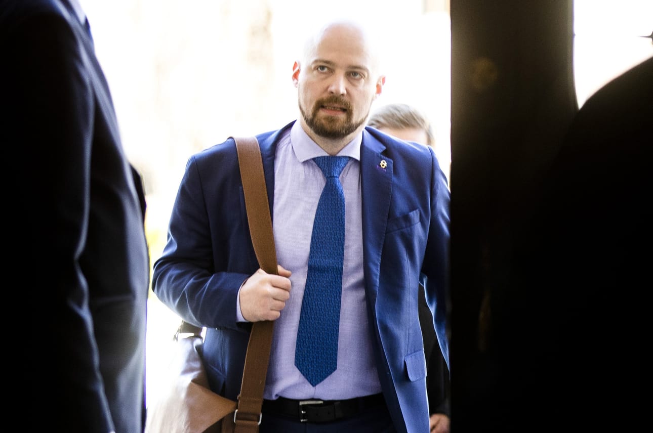 Kansanedustaja Mikko Kärnä (kesk.) kiistää, että keskusta olisi ravintola-alan tukemista vastaan. Arkistokuva.