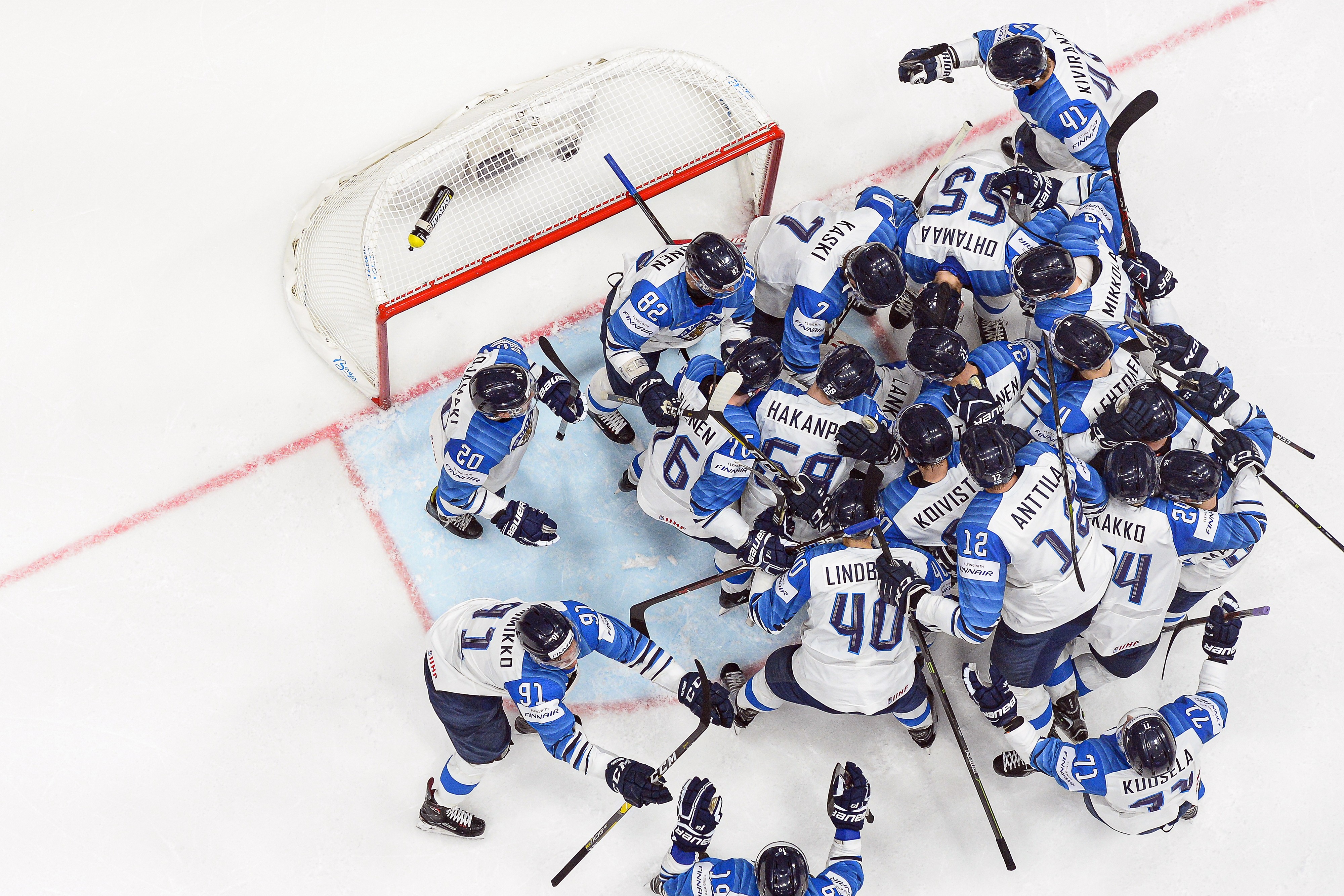 Juhliiko Suomi maailmanmestaruutta illan päätteeksi?