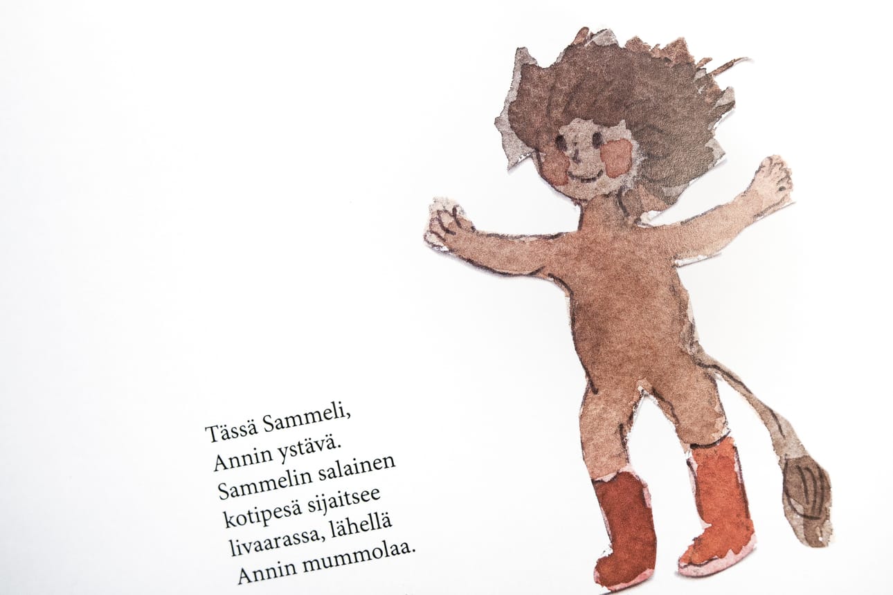 Ella ja hänen laukkunsa -kirjassa Ella ja Sammeli saavat selville miksi vanha laukku juoksentelee ympäriinsä.
