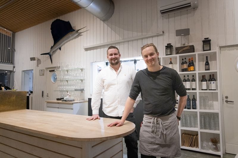 Faroksen yrittäjät Valtteri Taipalus ja Mathias Niemi avaavat ensi kesänä ravintolan myös Vöyrille Hellnäsin satamaan.
