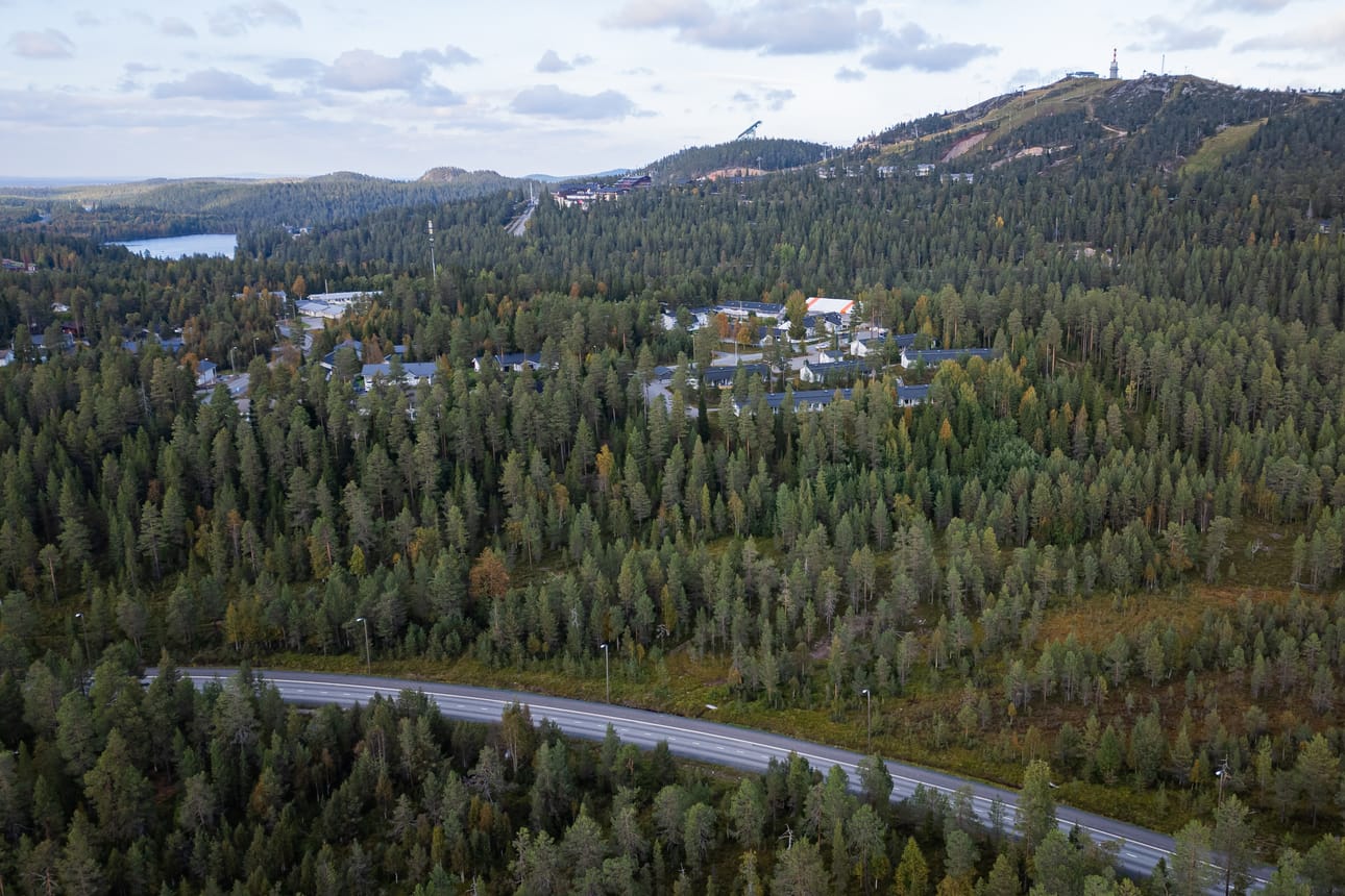 Ruka2030 -hankkeeseen sisältyy myös uuden asuntoalueen rakentaminen. Mikäli suunnitelmat toteutuvat, Rukanriutan ja Tykkytien väliselle alueelle nousee 30 uutta vuokra-asuntoa.