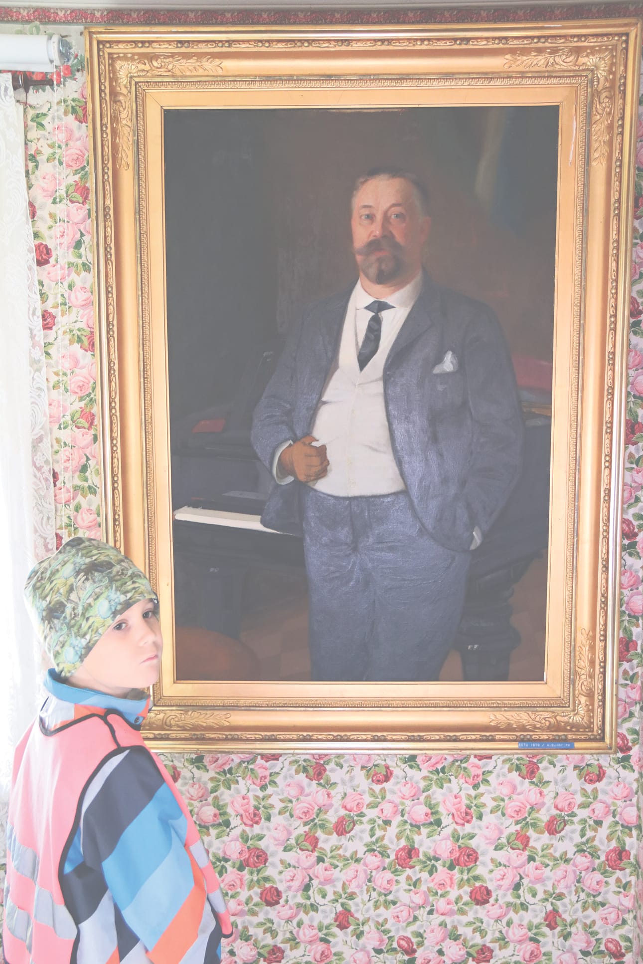 Aappolassa on esillä Abraham Ojanperän muotokuvia.