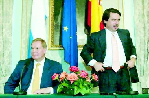 Kiertokäynnillä. Espanjan pääministeri Jose Maria Aznar aloitti maanantaina pääkaupunkikierroksensa Helsingistä tapaamalla pääministeri Paavo Lipposen (sd.). Aznar vierailee kaikissa EU:n jäsenvaltiossa ennen Sevillan huippukokousta.