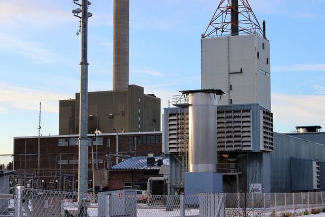 Vuonna 1975 käyttöön vihitty lämpövoimala työllisti aikanaan jopa 150 työntekijää. KUVA: TAUNO RIIHILUOMA