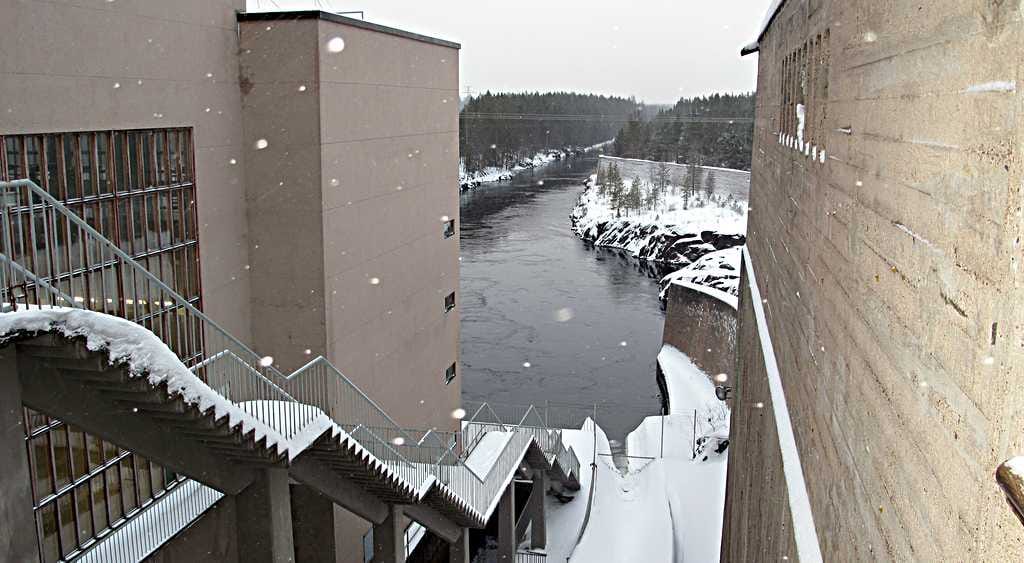 Oulujoen ylimpään voimalaitokseen Jylhämään on suunniteltu pystyrakokalatien ja kalahissin yhdistelmää.