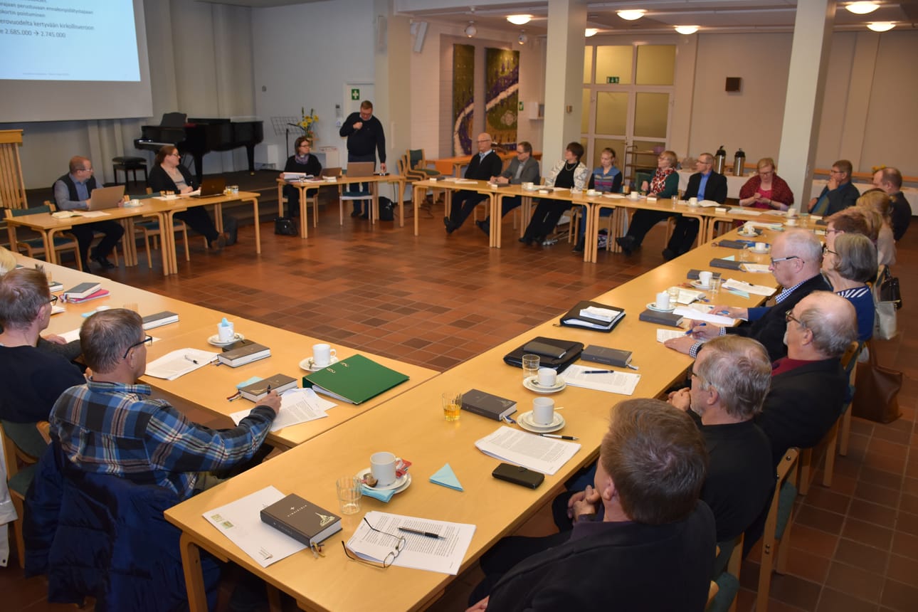 Kuusamon kirkkovaltuusto hyväksyi keskiviikkona pitämässään kokouksessa ensi vuoden tuloveroprosentin ja seurakunnan stragian vuosille 2020-2027.