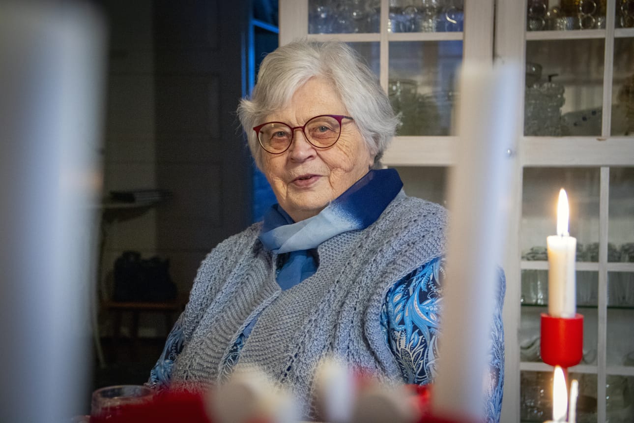 Oulunsalolaiselle Eila Pulkkiselle kirjat olivat lapsenakin niitä mieluisimpia joululahjoja.