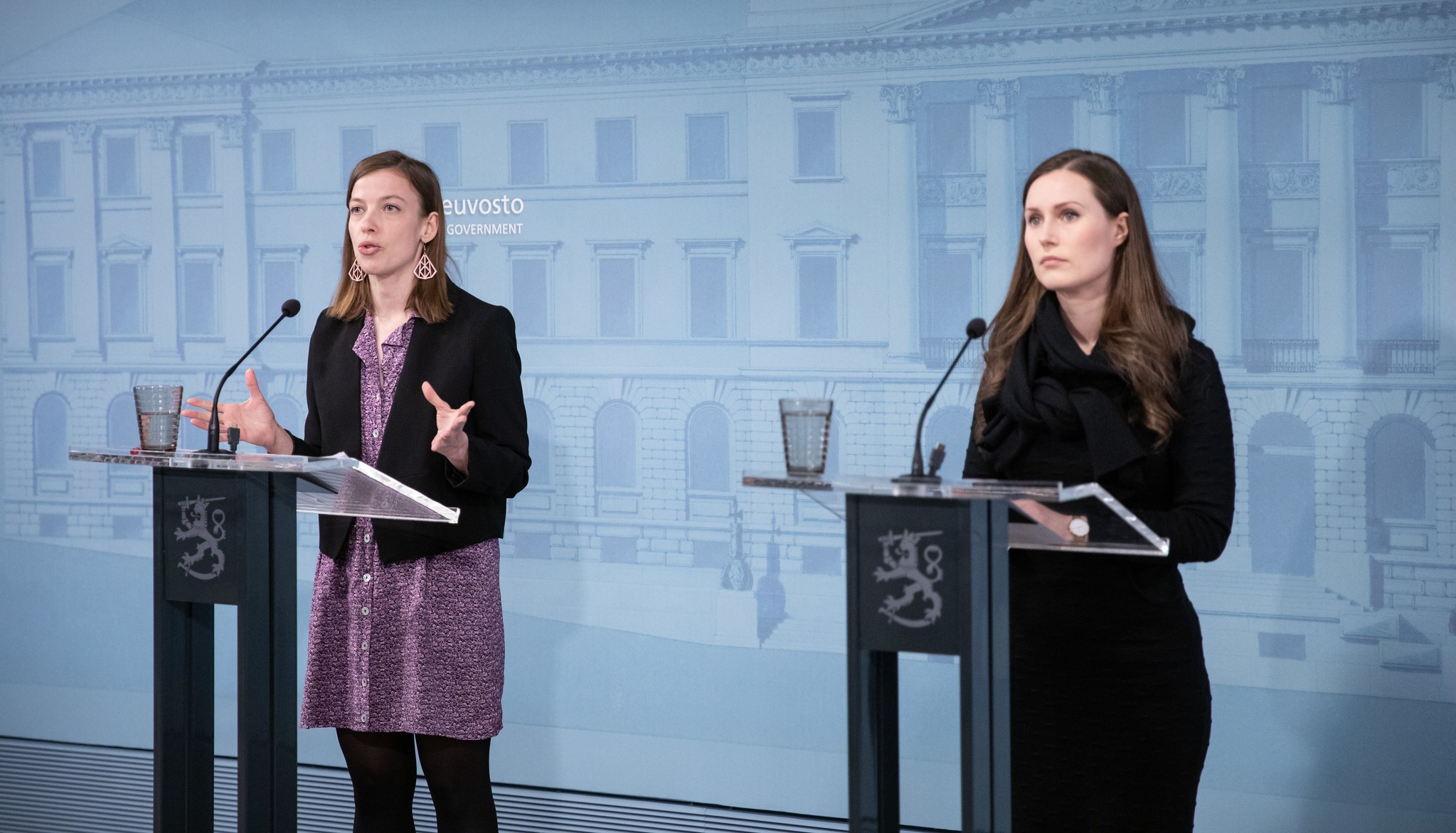 Opetusministeri Li Andersson ja pääministeri Sanna Marin kertoivat keskiviikkoiltana hallituksen päätöksestä avata koulut.