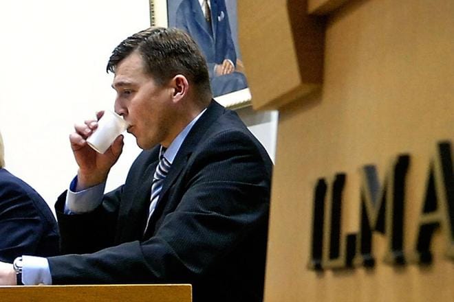 Seppo Pirttikosken mukaan poliitikoilta puuttuu asiantuntemus asioihin, joista he tekevät päätöksiä. ARKISTOKUVA: JOUKO HÄNNINEN