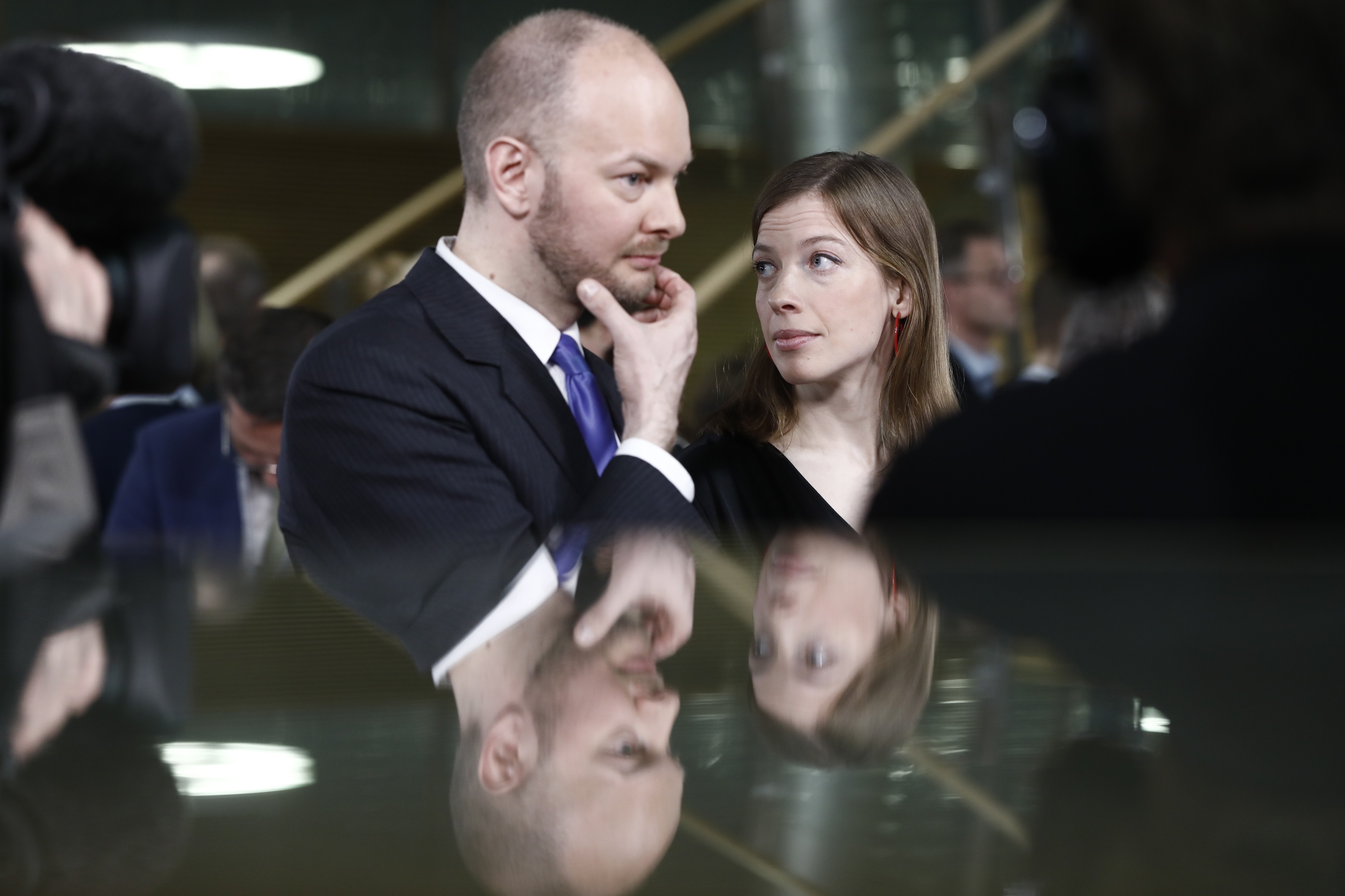 Sampo Terho seurasi mietteliäänä ääntenlaskun etenemistä.