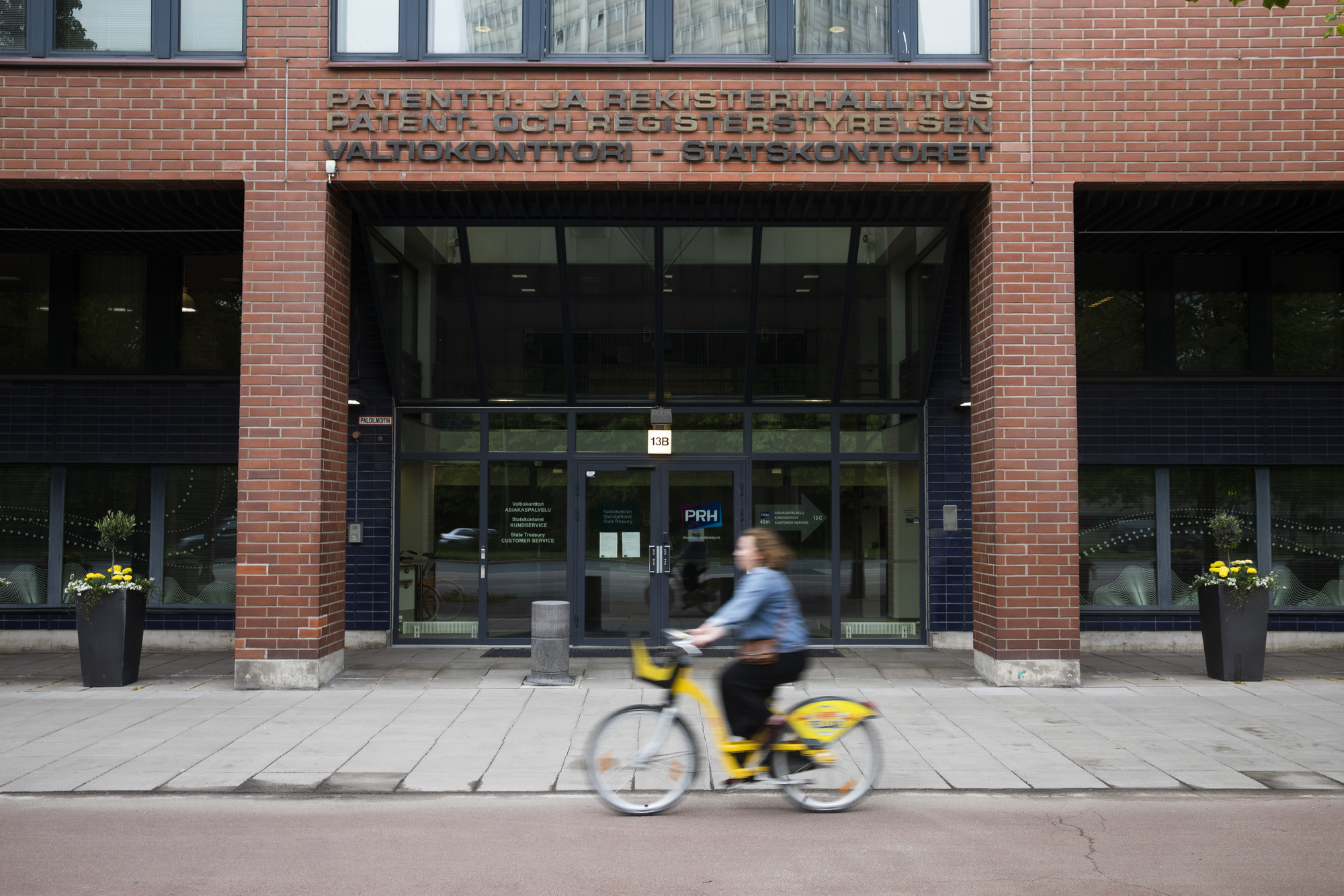 Nyt sitä saa. Yritykset voivat hakea koronakriisin kustannustukea Valtiokonttorista heinäkuun 7. päivästä elokuun loppuun saakka.