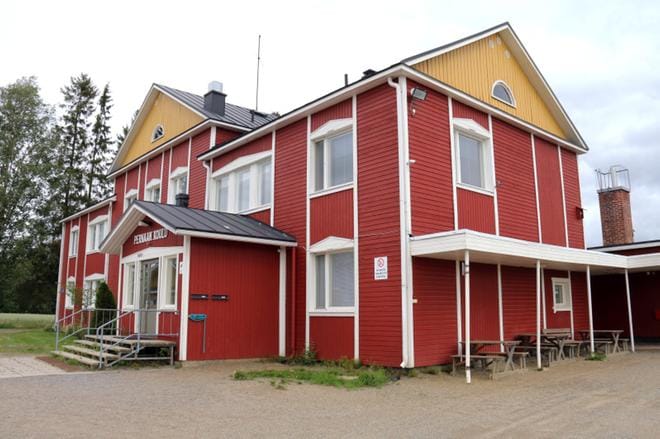 Opiskelu Pernaan koulussa päättyi viime kevään Suvivirteen, ja koulu lakkautettiin 1.8. Oppilaat siirtyivät uuteen yhtenäiskouluun. KUVA: ANU NAHKALA