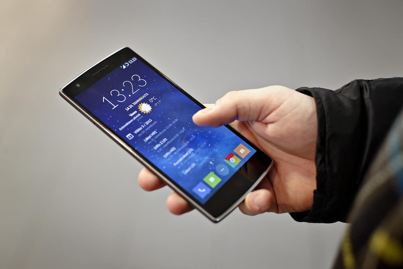 Seinäjoen yhteiskoulun rehtori Jari Noponen arvioi, että tekemisen helppous ja oma ajattelemattomuus saattavat innostaa lapsia ja nuoria somekiusaamiseen, mutta hänestä sama pätee kyllä aikuisiinkin. Arkistokuva.