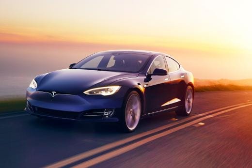 Teslan sähköautoja on esillä ja koeajettavissa Vaasassa ensi viikolla. Kuva: Tesla