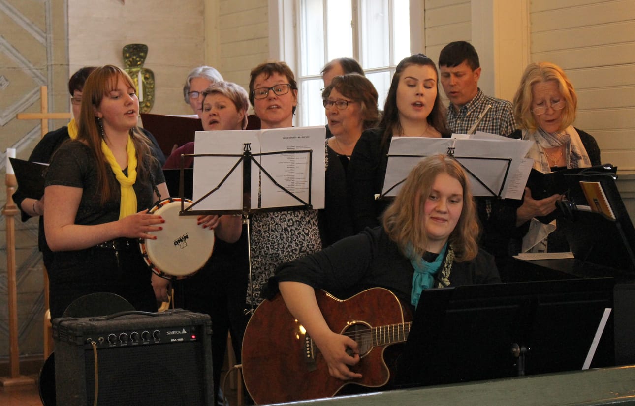Sana koskettaa -gospelmessu oli Lauluyhtye Glorian ensimmäinen esiintyminen projektikuorona.