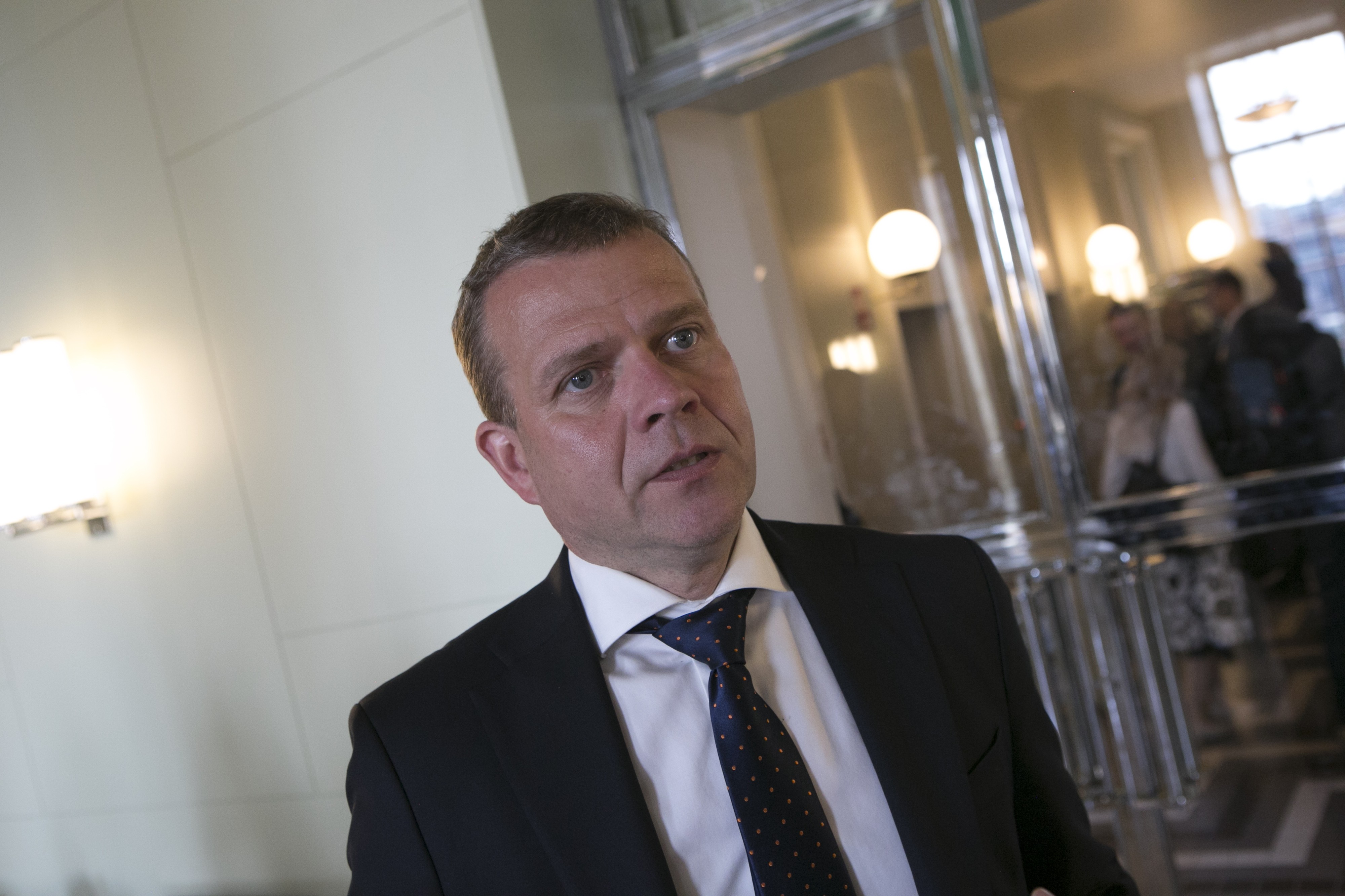 Kokoomuksen Petteri Orpo johtaa toiseksi suurinta, 38 kansanedustajan oppositiopuoluetta.
