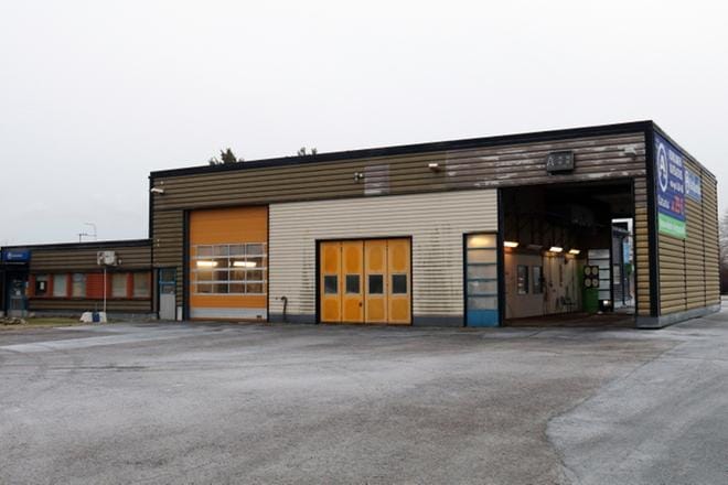 Ajovarma on siirtynyt Kauhavan entiseltä katsastusasemalta Kauhavan keskustaan. Kiinteistöön tulee hyvinvointikeskuksen rakentajan toimisto. KUVA: ANU NAHKALA