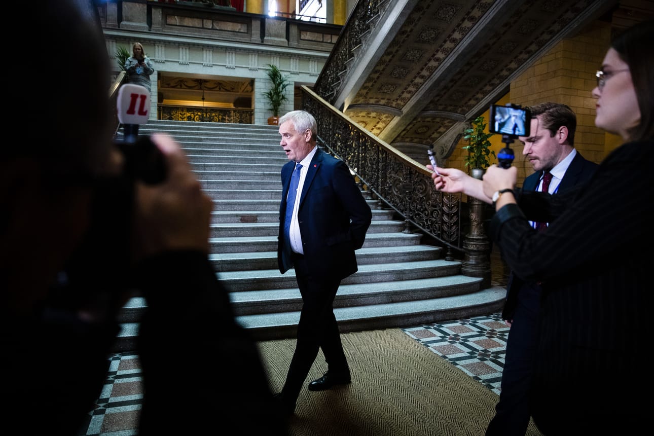Pääministeri Antti Rinteen mukaan budjettineuvottelut etenevät hyvin aikataulussa.