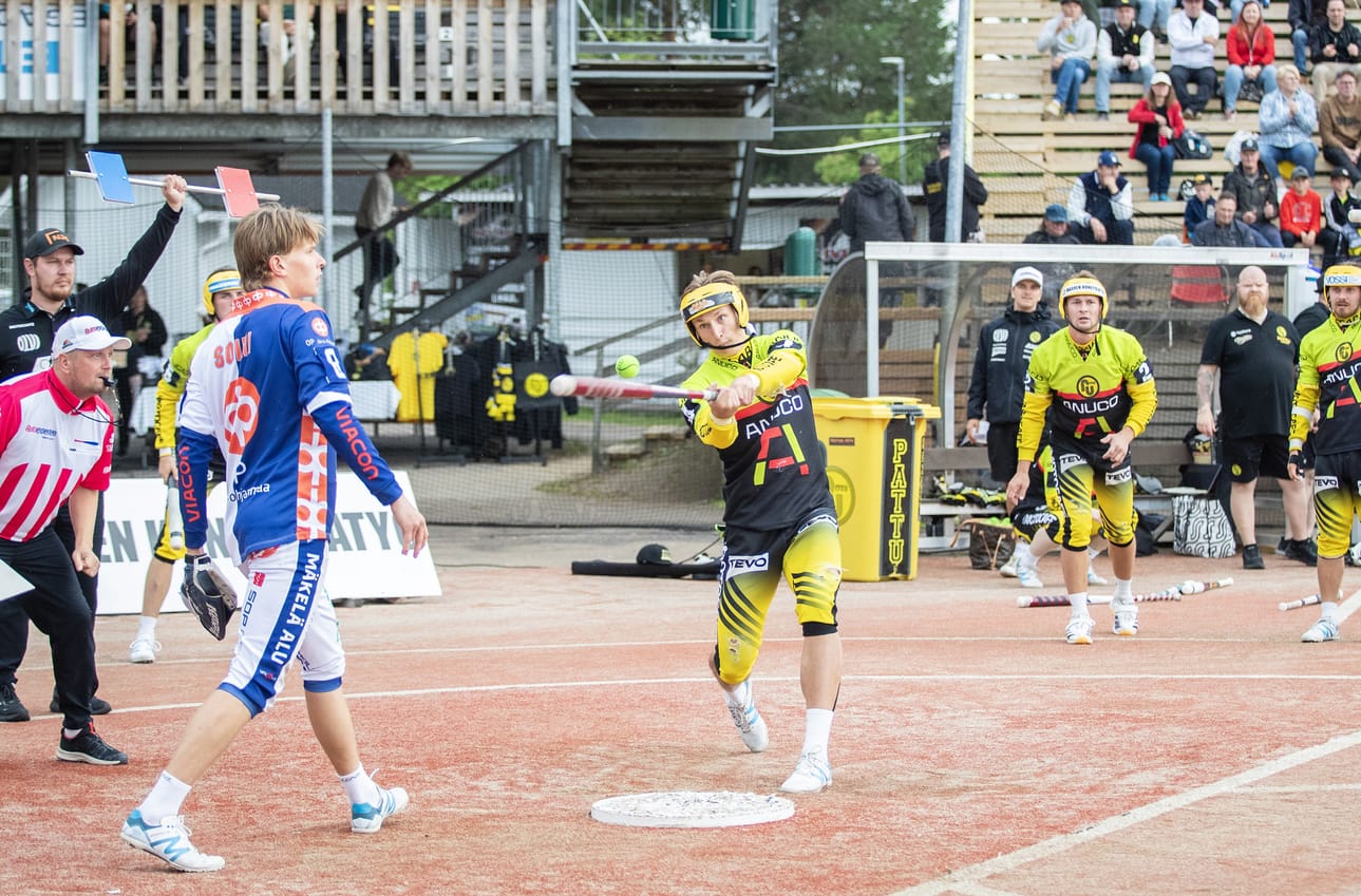 Antti Karjaluoto jatkaa pelejään PattU-paidassa ainakin kauden 2028 loppuun saakka.