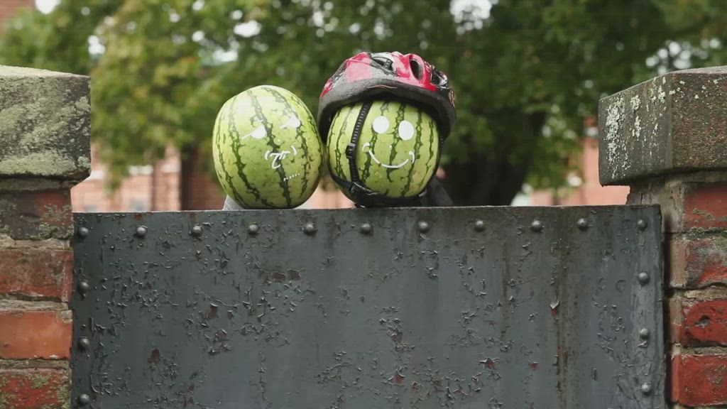 Melonitesti todistaa - Näin pyöräilykypärä suojaa päätäsi