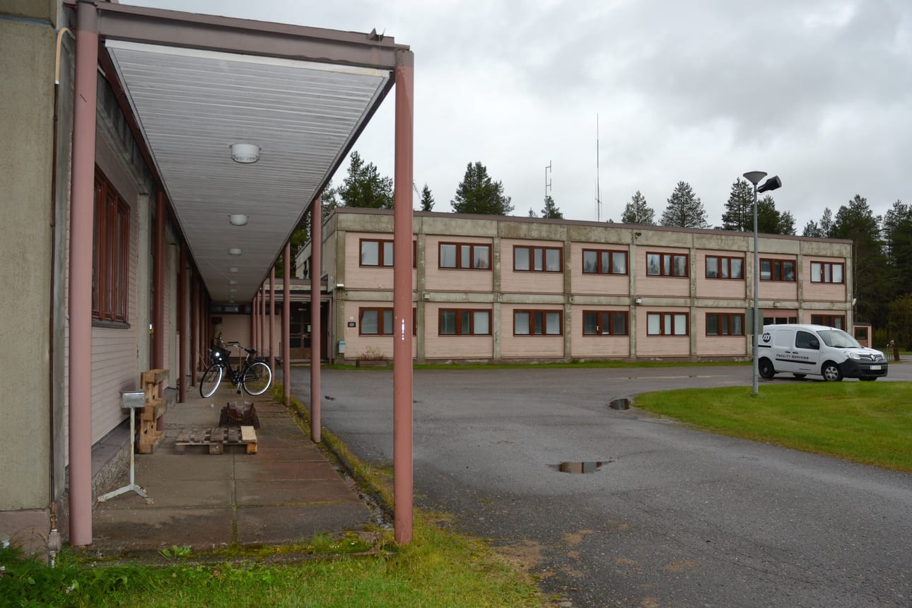 SPR:n entisissä rajavartioston tiloissa sijaitseva vastaanottokeskus tarjoaa jatkossa majoituksen 150 aikuiselle ja 20:lle tukiasumisyksikössä asuvalle nuorelle turvapaikanhakijalle.