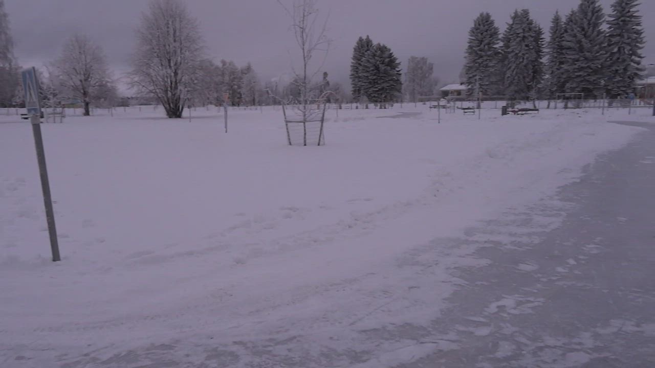 Tältä näyttää Hollihaan luisteluradalla
