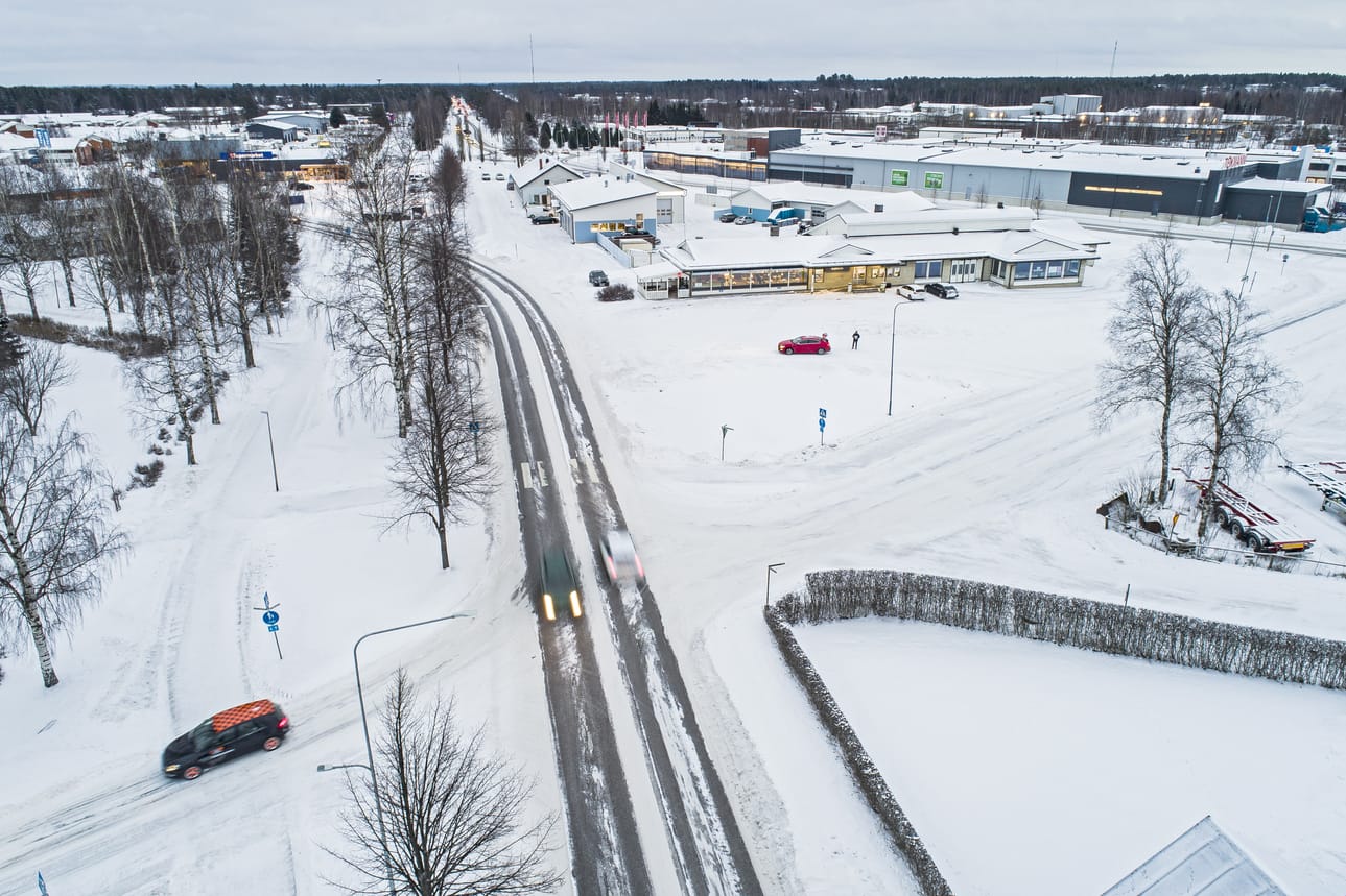 Ouluntien ja Saaristokadun liittymä muuttuu, jotta liittymänäkymät paranisivat kummassakin risteyksessä.