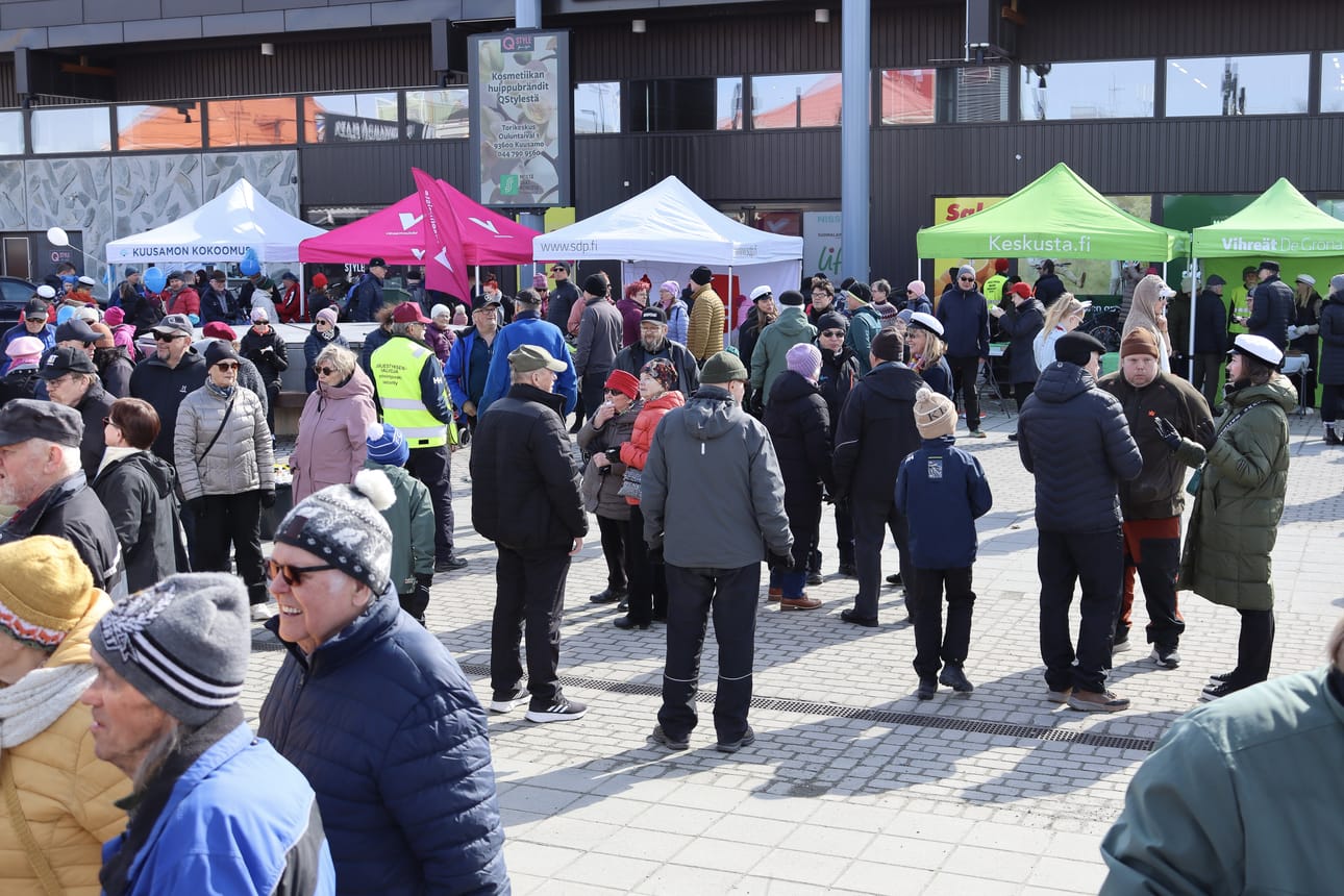 Kuusamon torilla järjestetään jo perinteeksi muodostunut Kuusamon valtuustopuolueiden organisoima Yhteinen vappu -tapahtuma perjantaina klo 11-13.