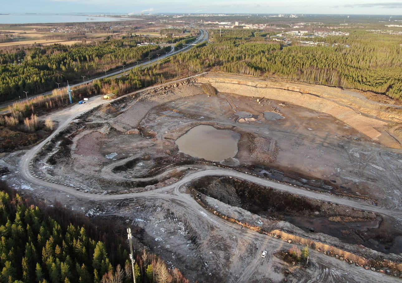 Destia ei ollut tyytyväinen kunnan lunnastushintaan Zeniitin alueella sijaitsevasta louhoksesta, johon rakentuu Aurinkojärvi. Maaoikeus hylkäsi Destian vaateet. Nyt päätös sai lainvoiman.