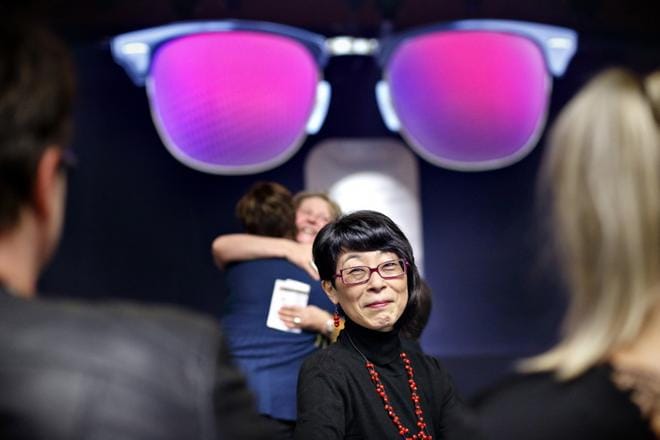 Japanilainen Akiko Toda on armoton Semmarit-fani. Keskiviikko-ilta Nurmohallissa oli hänelle jo 50. Semmari-keikka. Ennen kotiinpaluuta luku on kasvanut 58:aan. Vauhdikkaan mieskuoron lisäksi Toda fanittaa Suomea, jonne haluaisi muuttaa asumaan. KUVA: TOMI KOSONEN