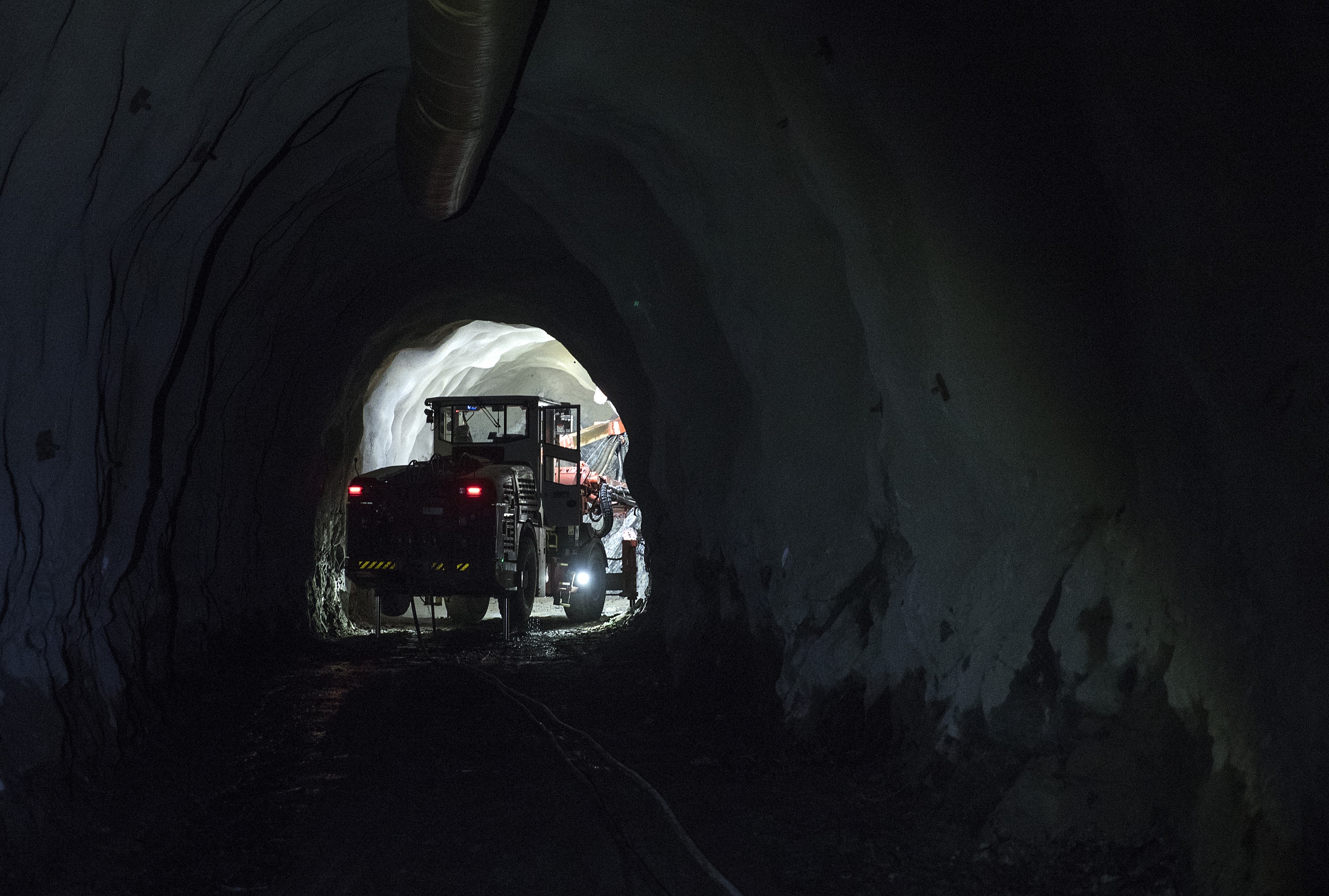 Dragon Miningin Huittisten kultakaivoksessa työskentelee noin 20 henkeä per työvuoro.