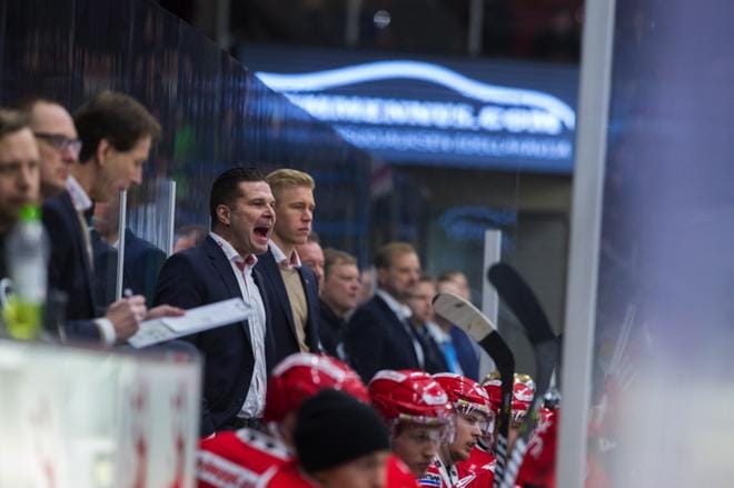 Sport ylsi kerran playoffeihin Tomek Valtosen nelivuotisen päävalmentajakauden aikana. KUVAT: MINNA ANTILA