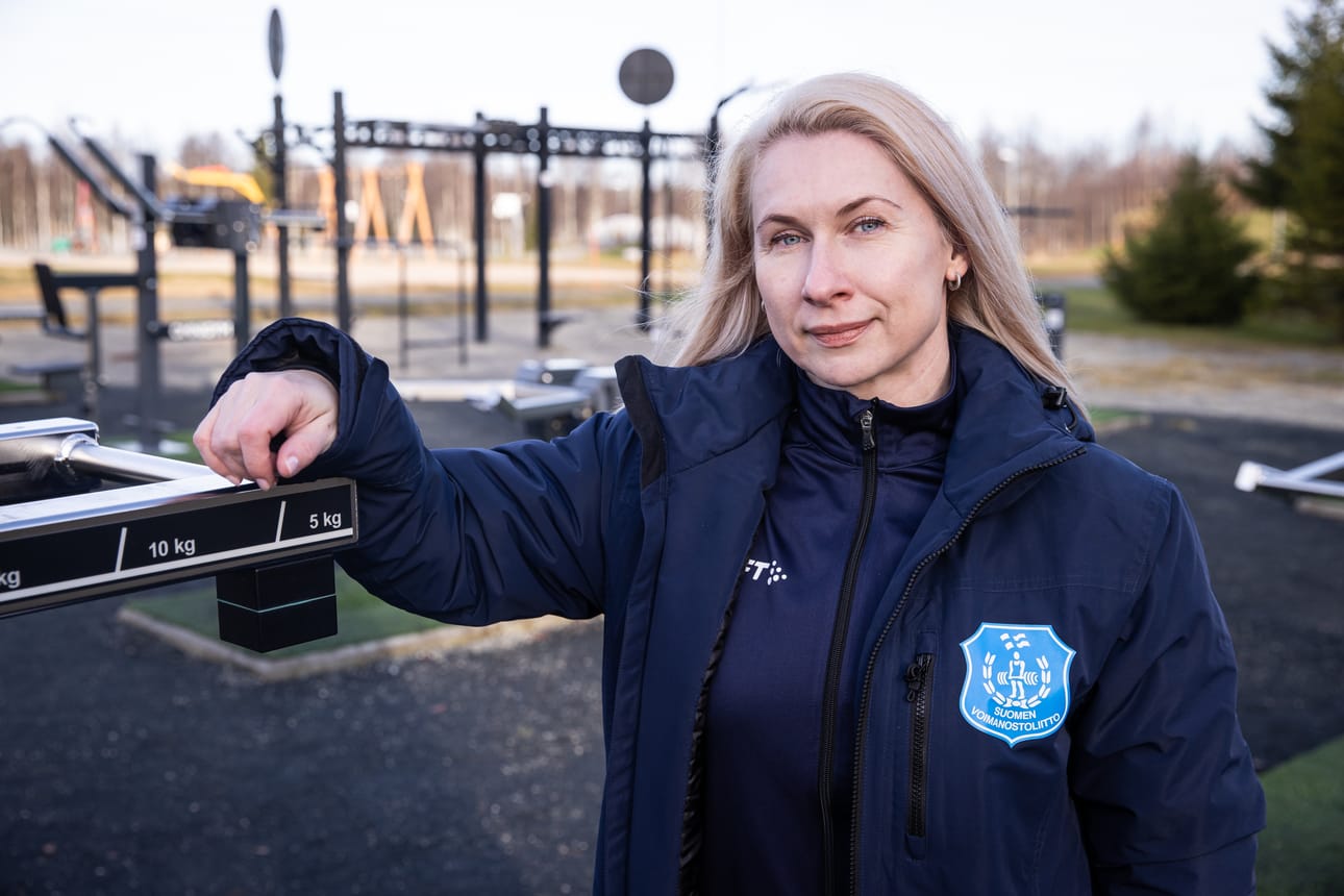 Kuusamolainen voimanostaja Olga Nieminen kilpaili viime viikolla mastersien MM-kisoissa Etelä-Afrikassa.