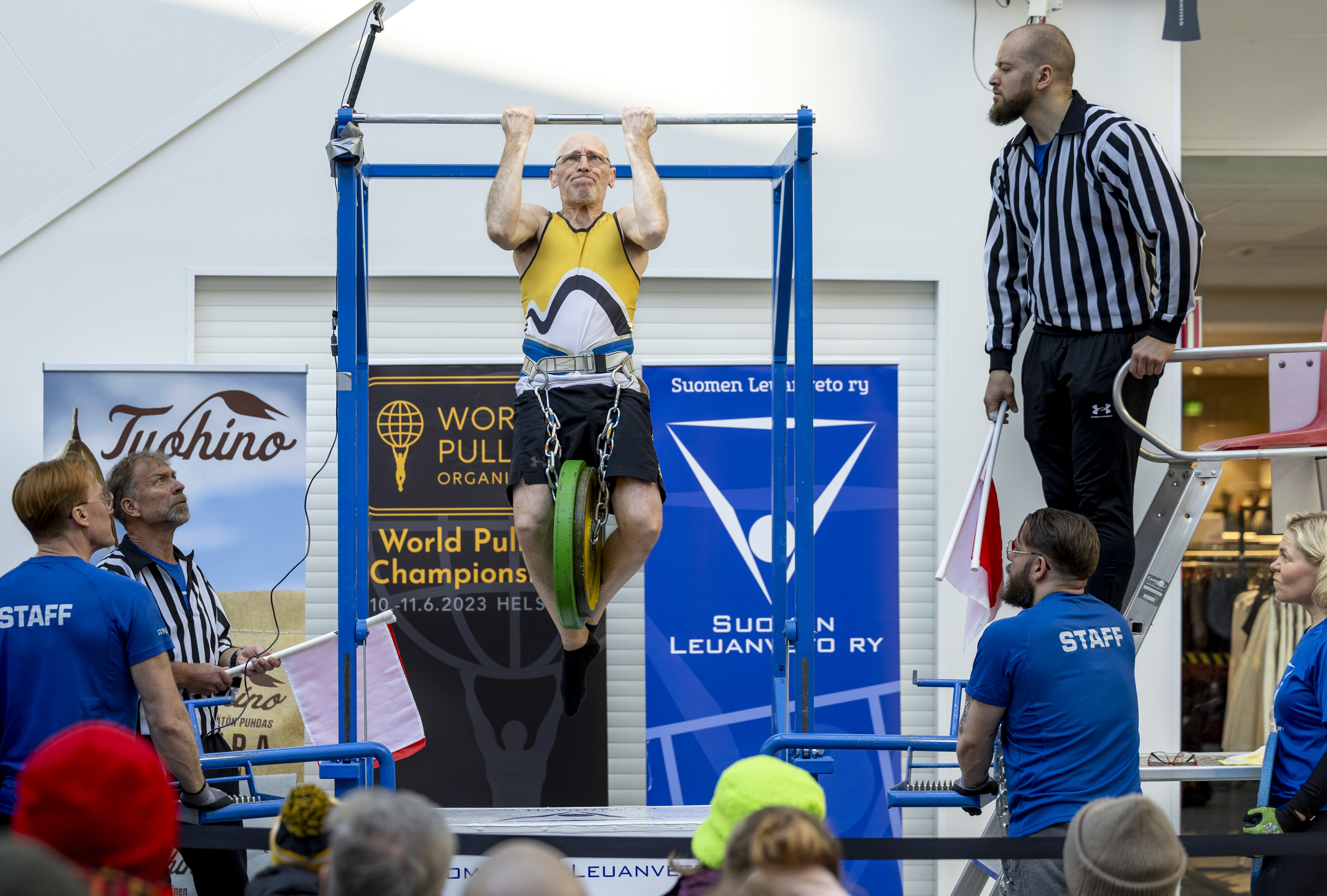 Kaleva Live: Lisäpainoleuanvetäjät olivat tulessa Zeppelinin aukiolla – katso lajin SM-kisat ja Suomen Cup tallenteena täältä