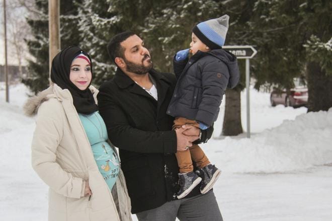 Ruaa Adnan Alwanin ja Abdulrahman Algborgin poika Omar syntyi Suomeen tulon jälkeen. Matkan rasittavuutta lisäsi Ruaa Adnan Alwanin raskaus. KUVA: ERJA PEKKALA