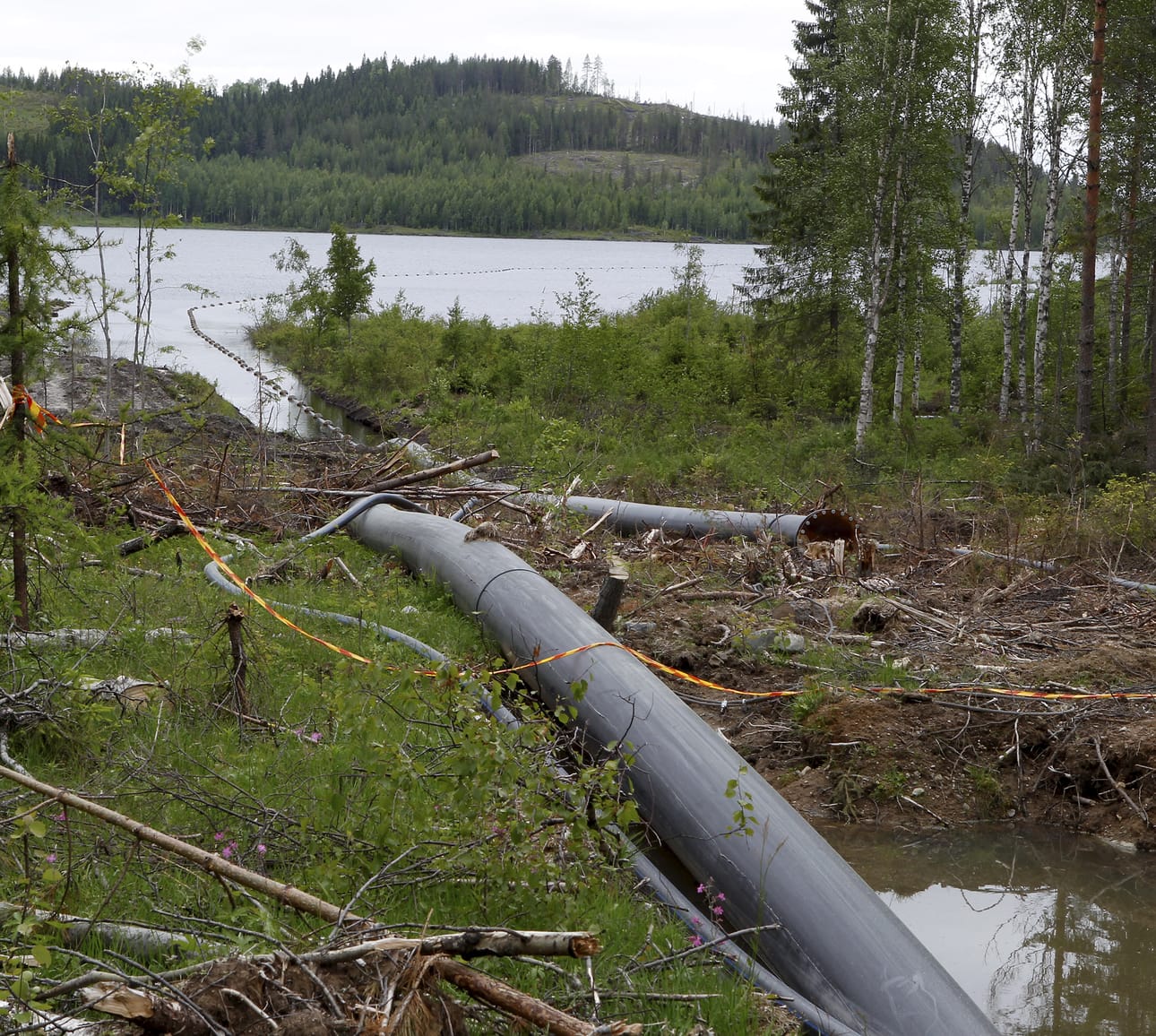 Oulujoen vesistön reitillä ei ole havaittavissa muutoksia aiempiin vuosiin nähden, lukuun ottamatta purkuputken lähialuetta Nuasjärvessä.