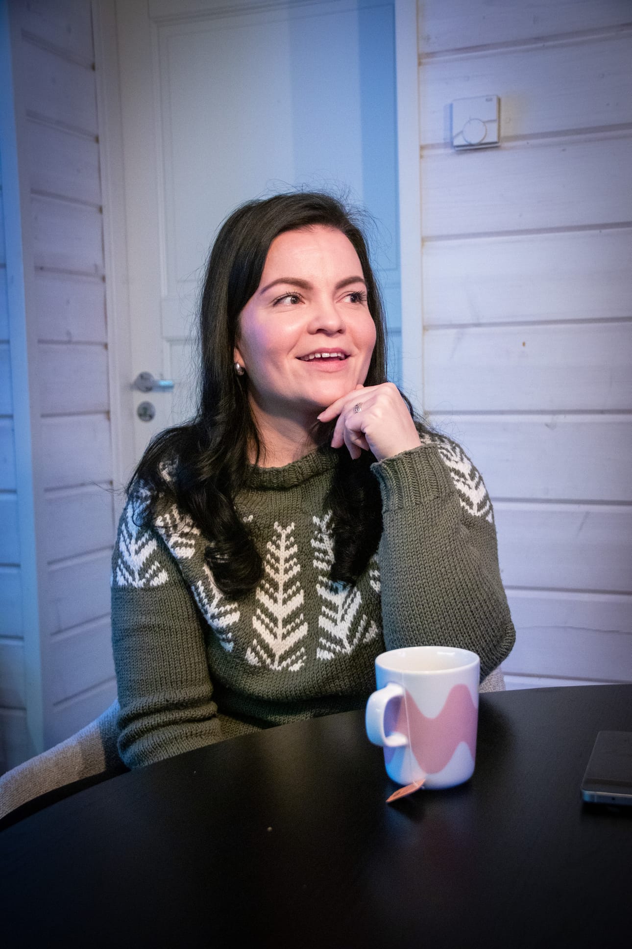 Hirsirakennusprojekteista somettaminen on tuonut Salla Penttilän elämään mukavaa vaihtelua.