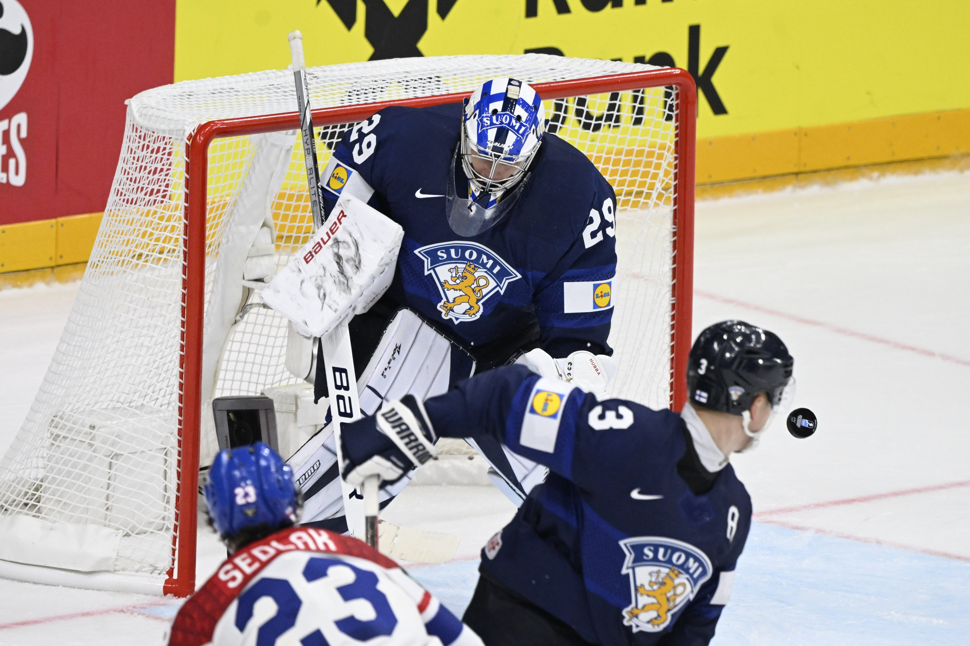Leijonat hävisi MM-avauksensa Tshekille Prahassa voittomaalikisassa