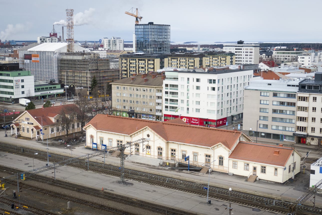 Oulun asemarakennusten myynti-ilmoitukset ovat poikineet jo useita yhteydenottoja – "Voisi kuvitella, että rakennuksille löytyy ostajat"