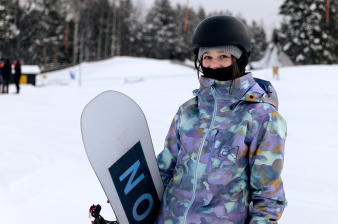 Seinäjoen Hiihtoseuran lumilautailija Telma Särkipaju edustaa Suomea nuorten olympiafestivaaleilla. Hän voitti viime vuonna nuorten MM-pronssia. Arkistokuva: