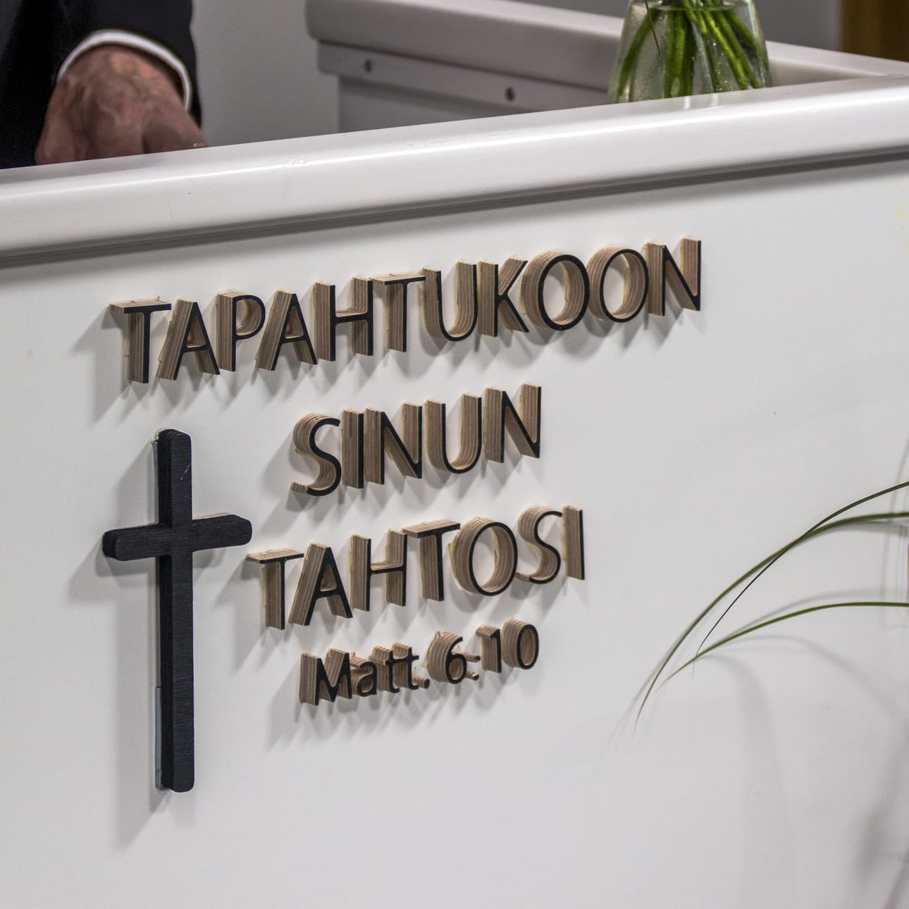 Viime kesänä Suviseurat järjestettiin virtuaalisesti. Seuratunnus oli viime vuonna toteamus Matteuksen evankeliumista. Arkistokuva.