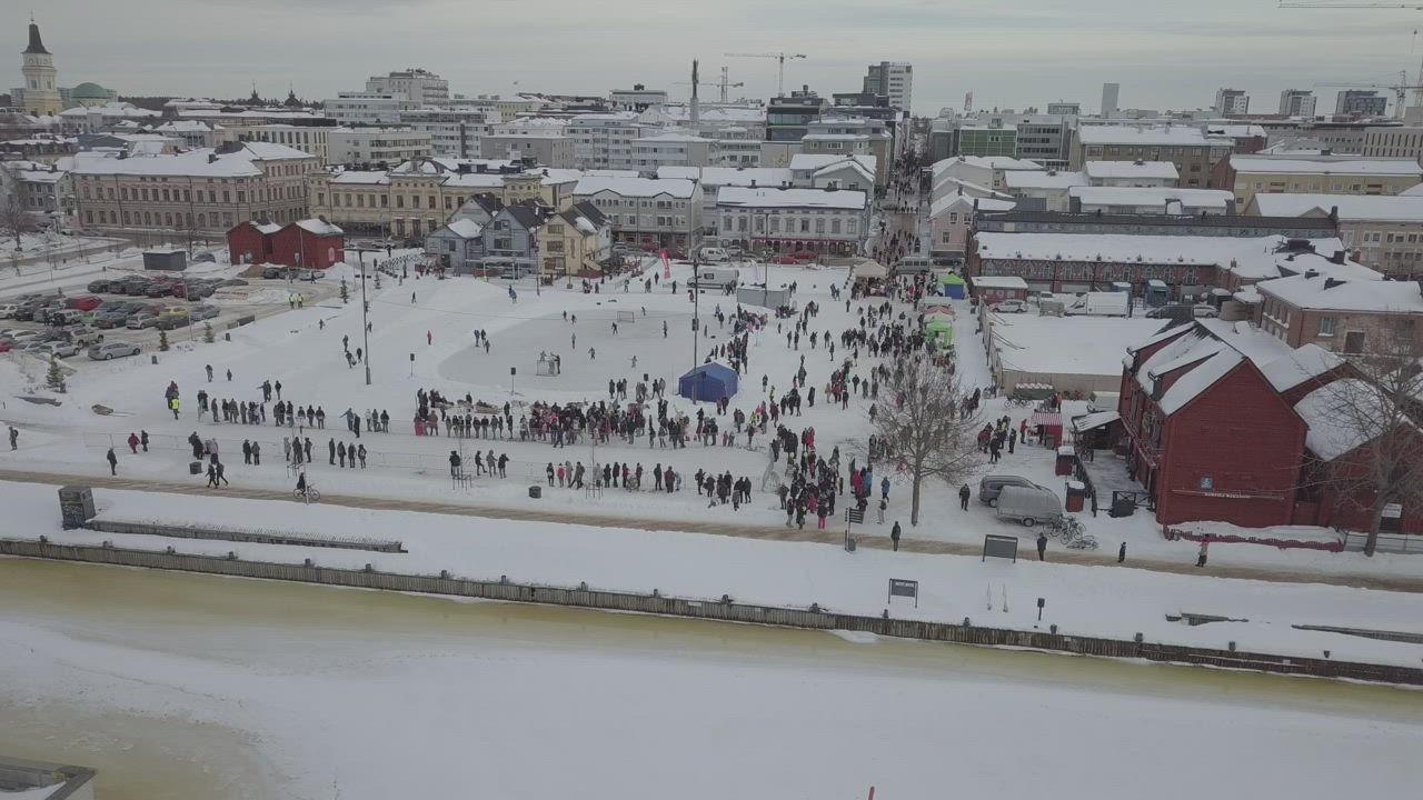 Porokarnevaalit Oulun torinrannassa