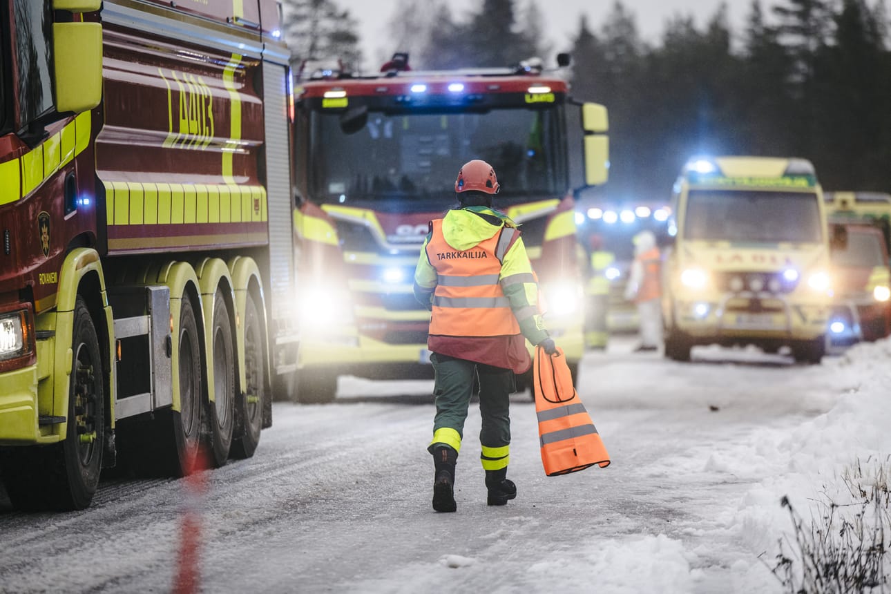 Lento 25 -harjoitukseen osallistui yhteensä noin 150 henkilöä. Mukana olivat Lapin pelastustoimi, poliisi, tulli, puolustusvoimat, media, Lapin sosiaali- ja kriisipäivystys ja Finavia.