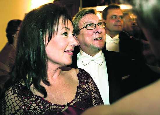 Tukholmassa sihteerinä työskentelevä Paula Holmström on Lyly Rajalan hyvä ystävä.
