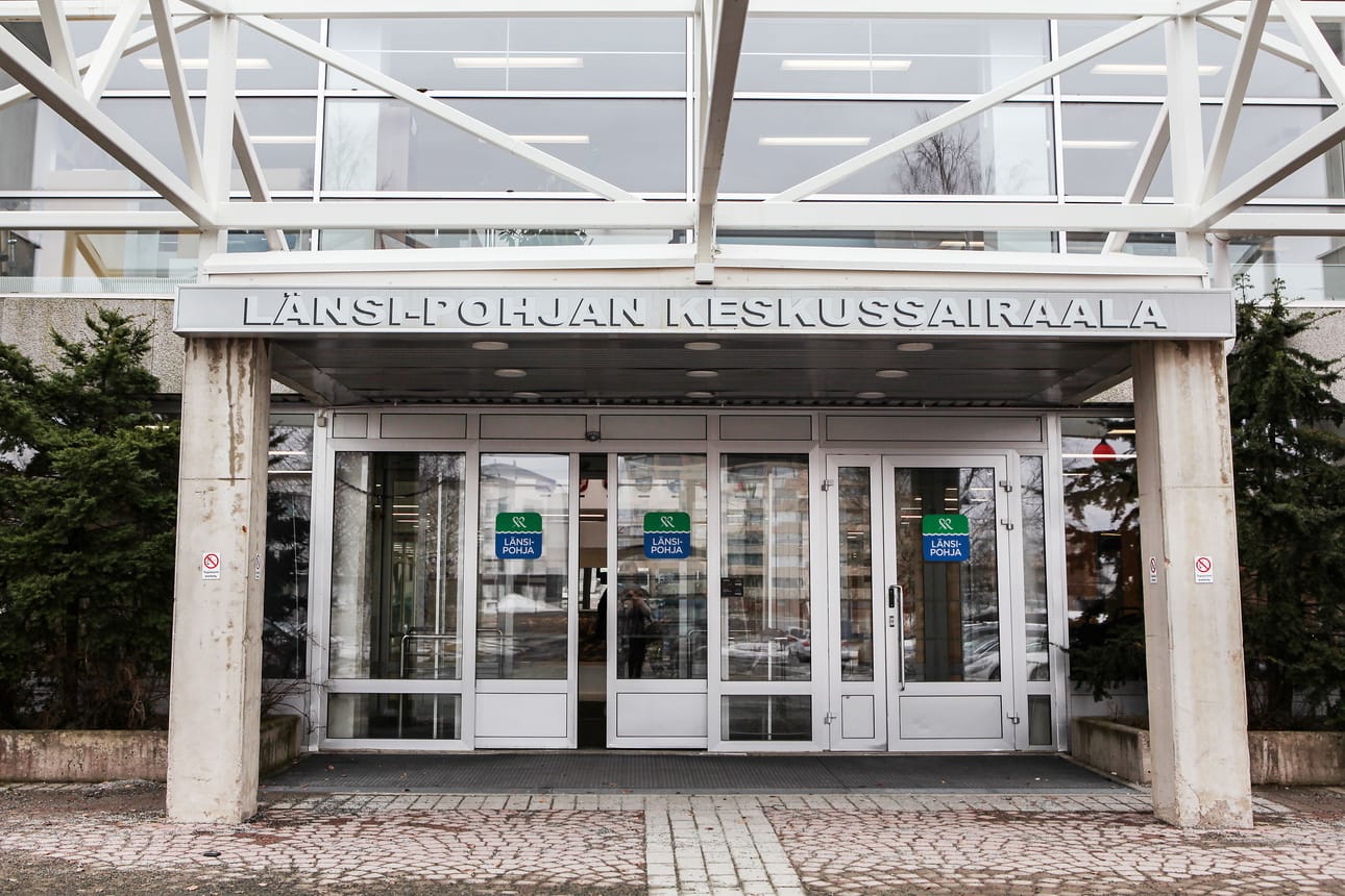 Kirjoittajan mielestä nyt tavoitteena on vain ajaa Länskä alas vaikka millä konstilla.