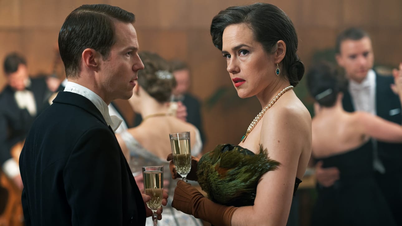 Supon apulaispäällikön sisarenpoika Julius Boije (Olavi Uusivirta) ja Tabe Slioor (Jessica Grabowsky) ottavat mittaa idän ja lännen valtapeleistä ja vakoojista oman henkensä varjolla.