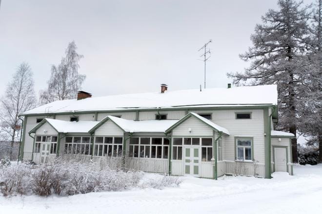 Seurakunnalla ei ole käyttöä pappilalla. Rakennus on ollut vuokralla kesään saakka. Arkistokuva: Aarre Löytömäki