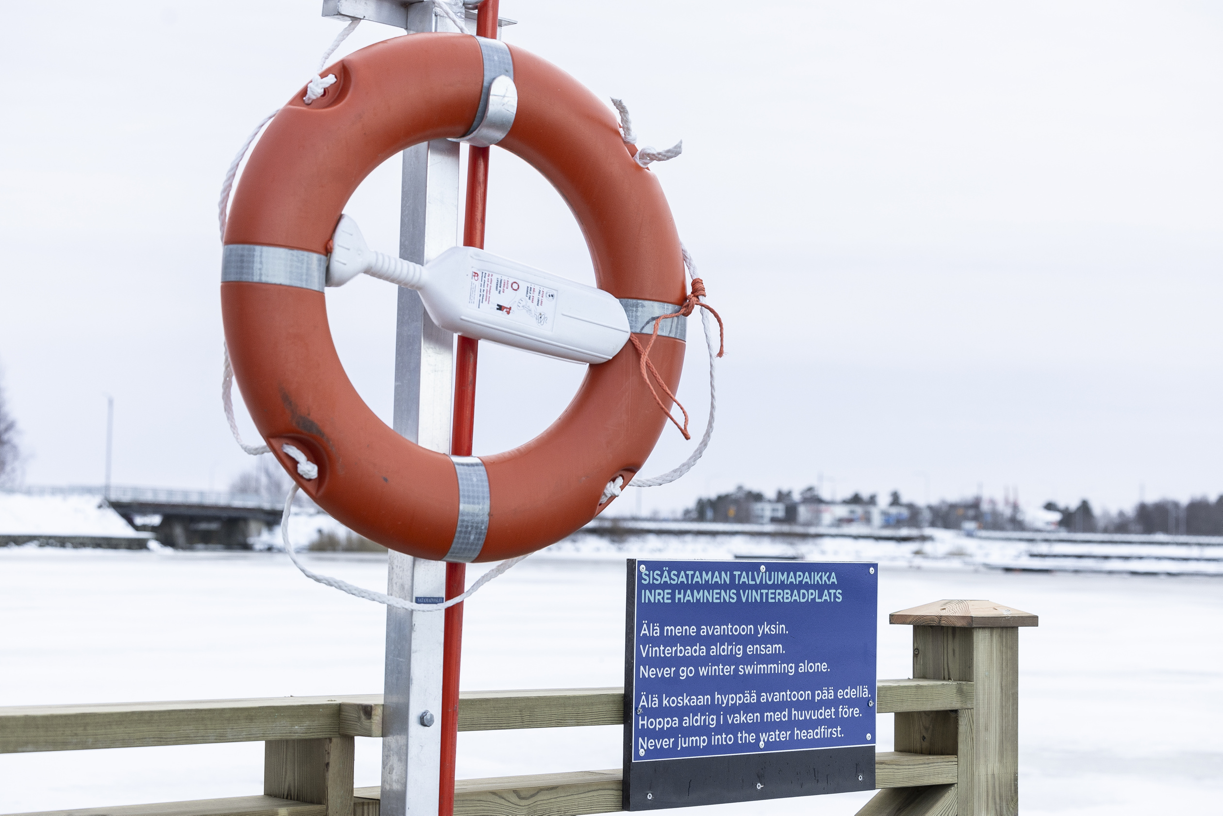 Sisäsatamassa pääsee pian avantouimaan
