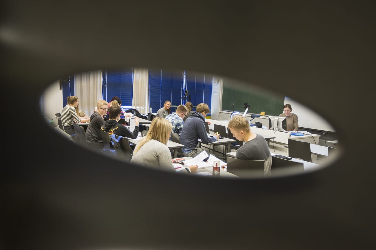 Pohjois-Pohjanmaan Keskustanuoret vastustaa tiukasti koulutusleikkauksia. Huolenaiheena on kotimaamme rappeutuminen.