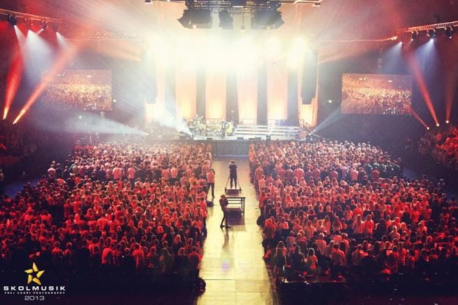 Edellisen kerran Skolmusik-tapahtuma pidettiin vuonna 2013 Espoossa ja suurkonsertti järjestettiin tuolloin Barona-hallissa. Perjantaina ja lauantaina Botniahalliin kerääntyy laulamaan kerrallaan 4 000 koululaista. KUVA: FREJ VUORI
